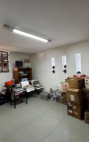 Casa à venda com 400m², 8 quartos e 5 vagas Casa à venda com 400m², 8 quartos e 5 vagasQuarto 5