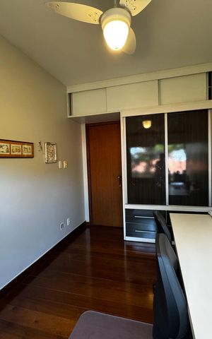 Casa à venda com 400m², 8 quartos e 5 vagas Casa à venda com 400m², 8 quartos e 5 vagasQuarto 3
