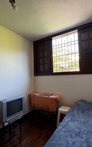 Casa à venda com 400m², 8 quartos e 5 vagas Casa à venda com 400m², 8 quartos e 5 vagasQuarto 4
