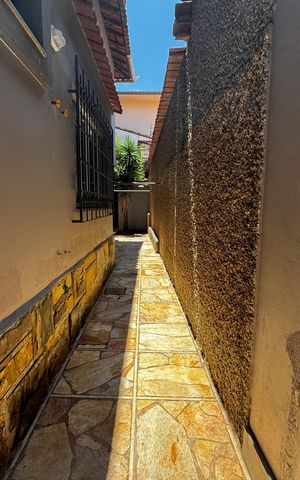 Casa à venda com 400m², 8 quartos e 5 vagas Casa à venda com 400m², 8 quartos e 5 vagasCanil - 2° andar