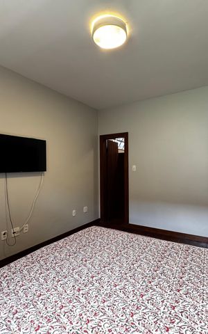 Casa à venda com 400m², 8 quartos e 5 vagas Casa à venda com 400m², 8 quartos e 5 vagasSuíte 1