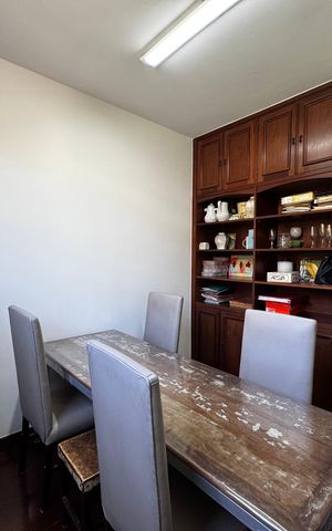 Casa à venda com 400m², 8 quartos e 5 vagas Casa à venda com 400m², 8 quartos e 5 vagasQuarto 6