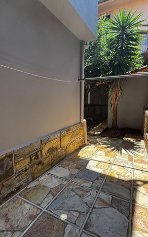 Casa à venda com 400m², 8 quartos e 5 vagas Casa à venda com 400m², 8 quartos e 5 vagasCanil - 2° andar