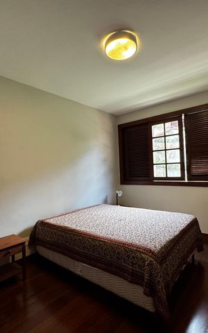 Casa à venda com 400m², 8 quartos e 5 vagas Casa à venda com 400m², 8 quartos e 5 vagasSuíte 1