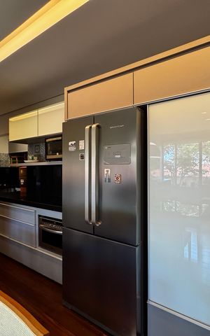 Casa à venda com 400m², 8 quartos e 5 vagas Casa à venda com 400m², 8 quartos e 5 vagasCozinha