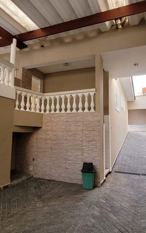 Casa à venda com 182m², 4 quartos e 4 vagas