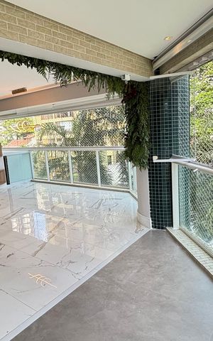 Apartamento à venda com 165m², 3 quartos e 4 vagasVaranda