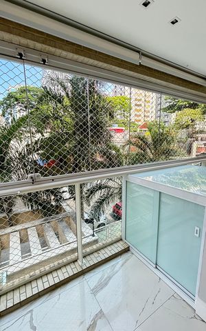 Apartamento à venda com 165m², 3 quartos e 4 vagasSala - Lareira Varanda