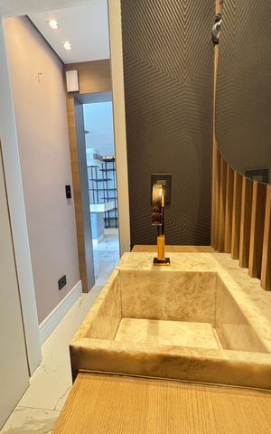 Apartamento à venda com 165m², 3 quartos e 4 vagasLavabo