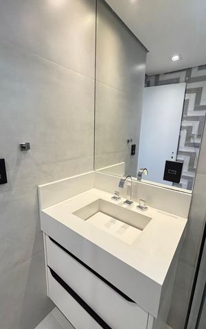 Apartamento à venda com 165m², 3 quartos e 4 vagasBanheiro da Suíte 2
