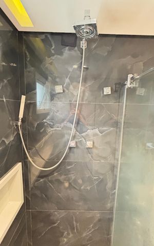 Apartamento à venda com 165m², 3 quartos e 4 vagasBanheiro da Suíte 1