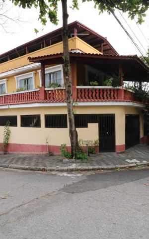 Casa à venda com 384m², 4 quartos e 2 vagasFachada