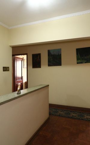 Casa à venda com 384m², 4 quartos e 2 vagasBiblioteca