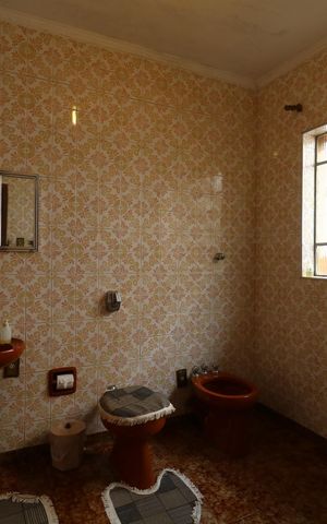 Casa à venda com 384m², 4 quartos e 2 vagasBanheiro 1
