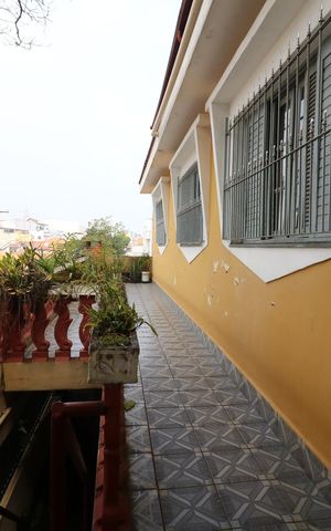 Casa à venda com 384m², 4 quartos e 2 vagasVaranda