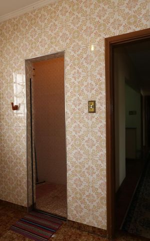 Casa à venda com 384m², 4 quartos e 2 vagasBanheiro 1