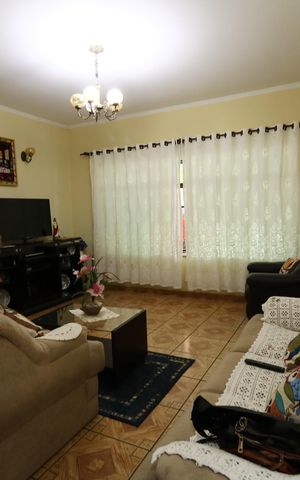 Casa à venda com 384m², 4 quartos e 2 vagasSala