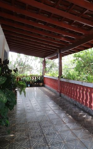 Casa à venda com 384m², 4 quartos e 2 vagasVaranda