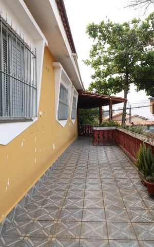 Casa à venda com 384m², 4 quartos e 2 vagasVaranda