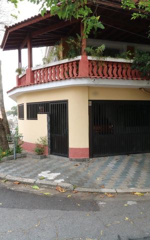 Casa à venda com 384m², 4 quartos e 2 vagasFachada