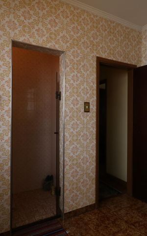 Casa à venda com 384m², 4 quartos e 2 vagasBanheiro 1