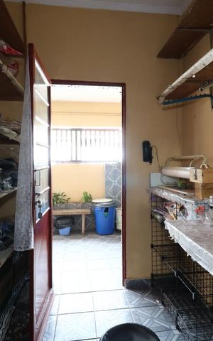 Casa à venda com 384m², 4 quartos e 2 vagasDepósito