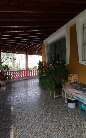 Casa à venda com 384m², 4 quartos e 2 vagasVaranda