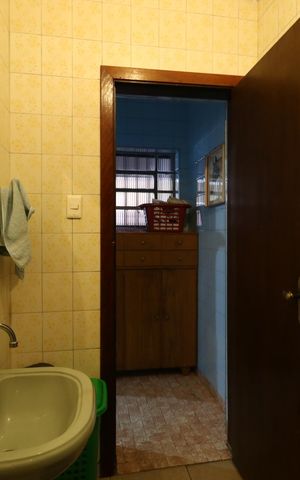 Casa à venda com 384m², 4 quartos e 2 vagasBanheiro 2