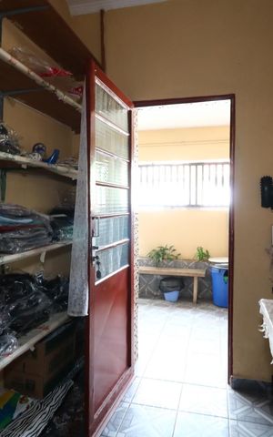Casa à venda com 384m², 4 quartos e 2 vagasDepósito