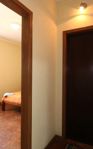 Casa à venda com 384m², 4 quartos e 2 vagasCorredor piso superior