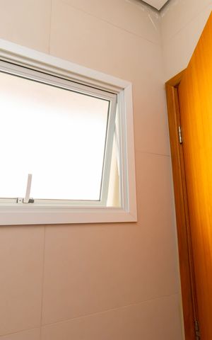 Casa de condomínio à venda com 76m², 2 quartos e 1 vaga Casa de condomínio à venda com 76m², 2 quartos e 1 vagaBanheiro da Suíte 2