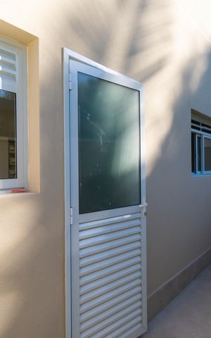 Casa de condomínio à venda com 76m², 2 quartos e 1 vaga Casa de condomínio à venda com 76m², 2 quartos e 1 vagaVaranda
