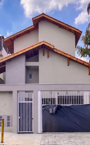 Casa de condomínio à venda com 76m², 2 quartos e 1 vaga Casa de condomínio à venda com 76m², 2 quartos e 1 vagaFachada