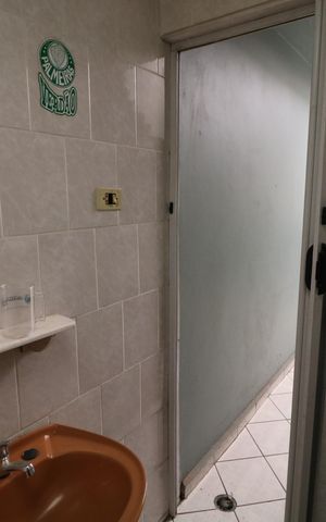 Casa à venda com 240m², 5 quartos e 4 vagasBanheiro