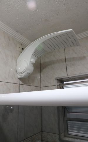 Casa à venda com 240m², 5 quartos e 4 vagasBanheiro da Suíte