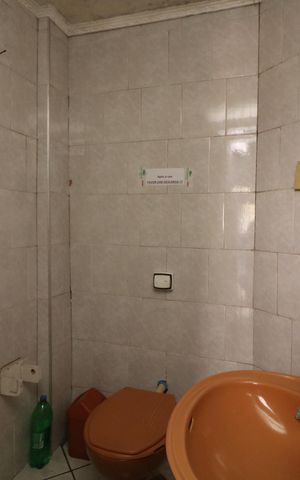 Casa à venda com 240m², 5 quartos e 4 vagasBanheiro