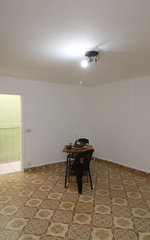 Casa à venda com 240m², 5 quartos e 4 vagasSala