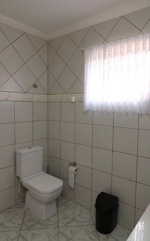 Casa à venda com 240m², 5 quartos e 4 vagasBanheiro Casa 2