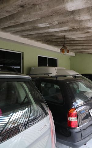 Casa à venda com 240m², 5 quartos e 4 vagasGaragem
