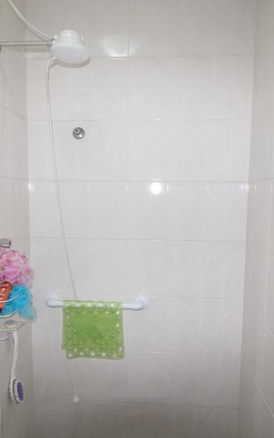 Casa à venda com 243m², 4 quartos e 4 vagasBanheiro 2
