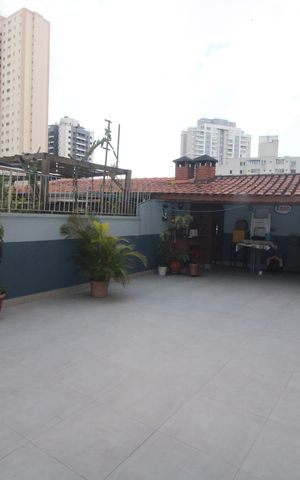 Casa à venda com 243m², 4 quartos e 4 vagasQuintal