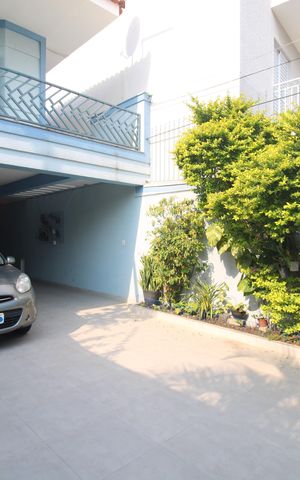 Casa à venda com 243m², 4 quartos e 4 vagasGaragem