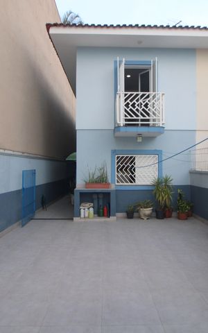 Casa à venda com 243m², 4 quartos e 4 vagasQuintal