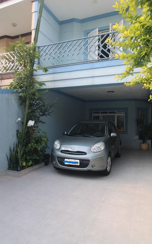 Casa à venda com 243m², 4 quartos e 4 vagasGaragem