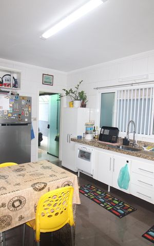 Casa à venda com 243m², 4 quartos e 4 vagasCozinha