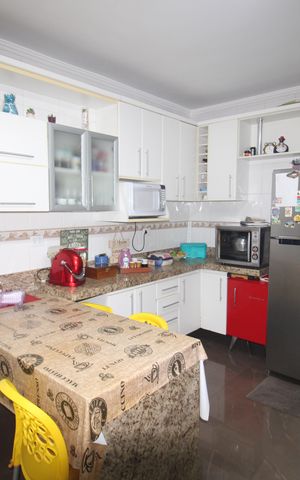 Casa à venda com 243m², 4 quartos e 4 vagasCozinha