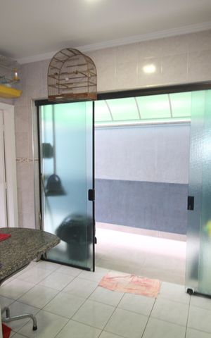 Casa à venda com 243m², 4 quartos e 4 vagasCozinha