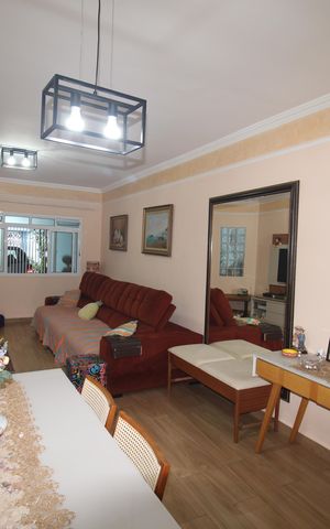 Casa à venda com 243m², 4 quartos e 4 vagasSala