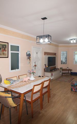 Casa à venda com 243m², 4 quartos e 4 vagasSala