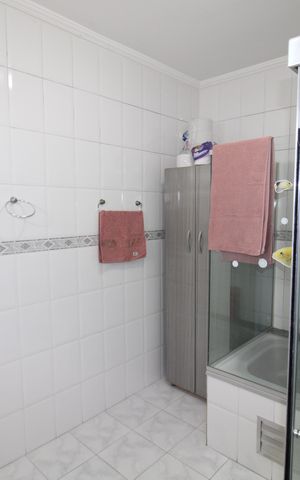 Casa à venda com 243m², 4 quartos e 4 vagasBanheiro 4